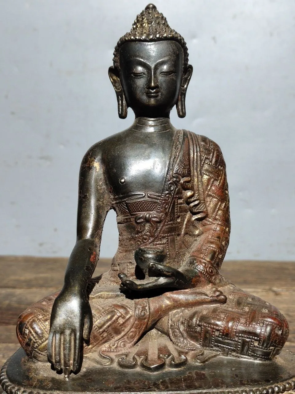 Tibetan brass, mud removed, gold, cinnabar, painted statue of Shakyamuni Amitabha Buddha ornament, 22cm, for home and temple use