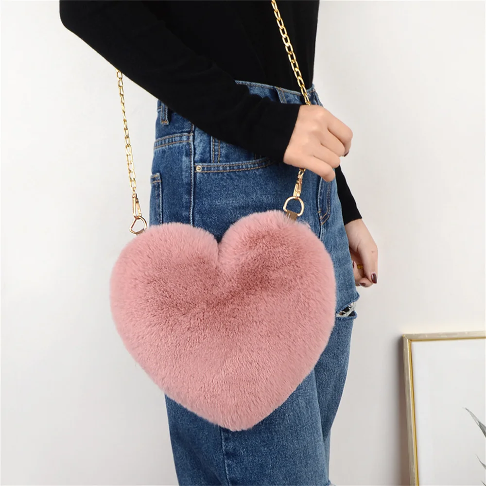 

New Women Heart Shaped Soft Faux Fur Crossbody Handbag Fluffy Mini Shoulder Bag With Detachable Chain Strap Zipper Messenger Bag