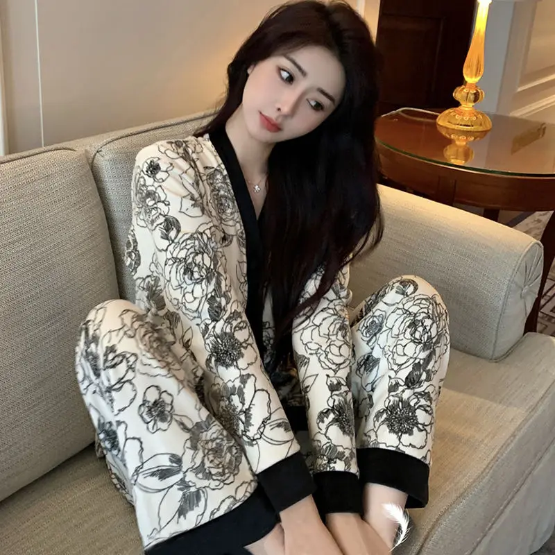 Pajama Women Spring Autumn Sleepwear Long-sleeved Ice Silk Cardigan V-neck Loungewear Cute Cartoon Printed Loose Homewear Suit