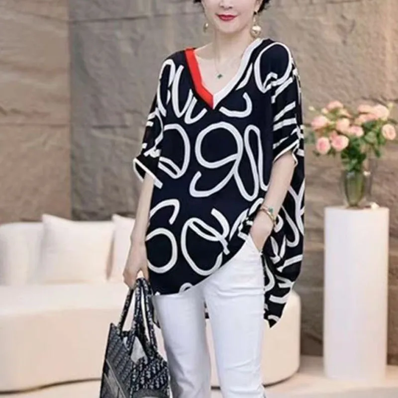 Zomer Nieuwe Damespullovers Gesplitste Kleur V-Hals Bedrukt Elegante Mode Losse All-Match Commuter Half Mouw Chiffon Blouse