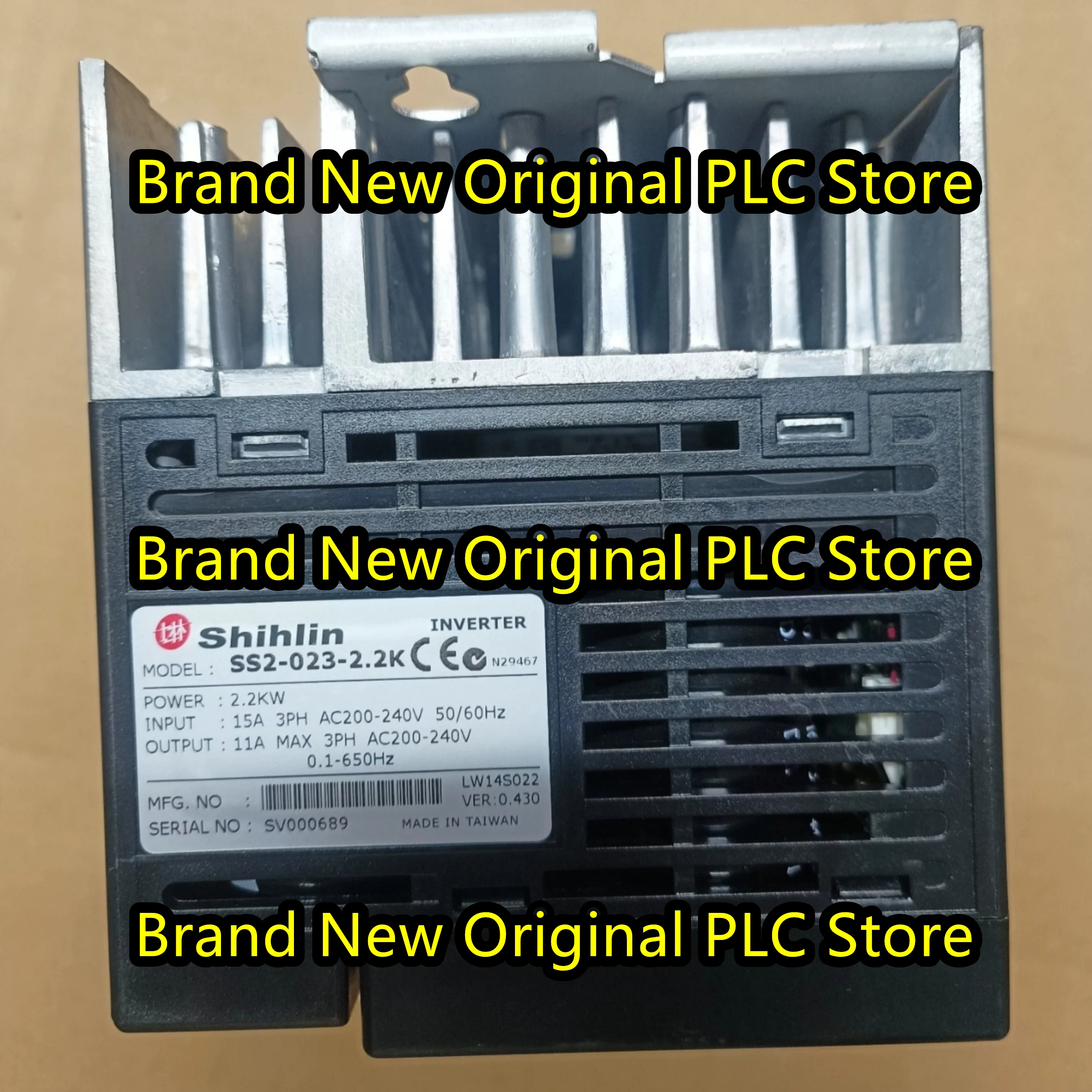 

New original SS2-023-2.2K SS2-023-3.7K Frequency converter