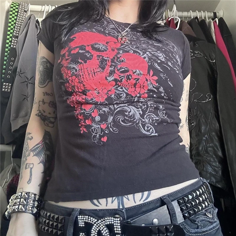 Xingqing Goth y2k Top 2000er Jahre Damen Emo Kleidung Herz Totenkopf Aufdruck Rundhals Kurzarm T-Shirts Grunge Ästhetische Kleidung