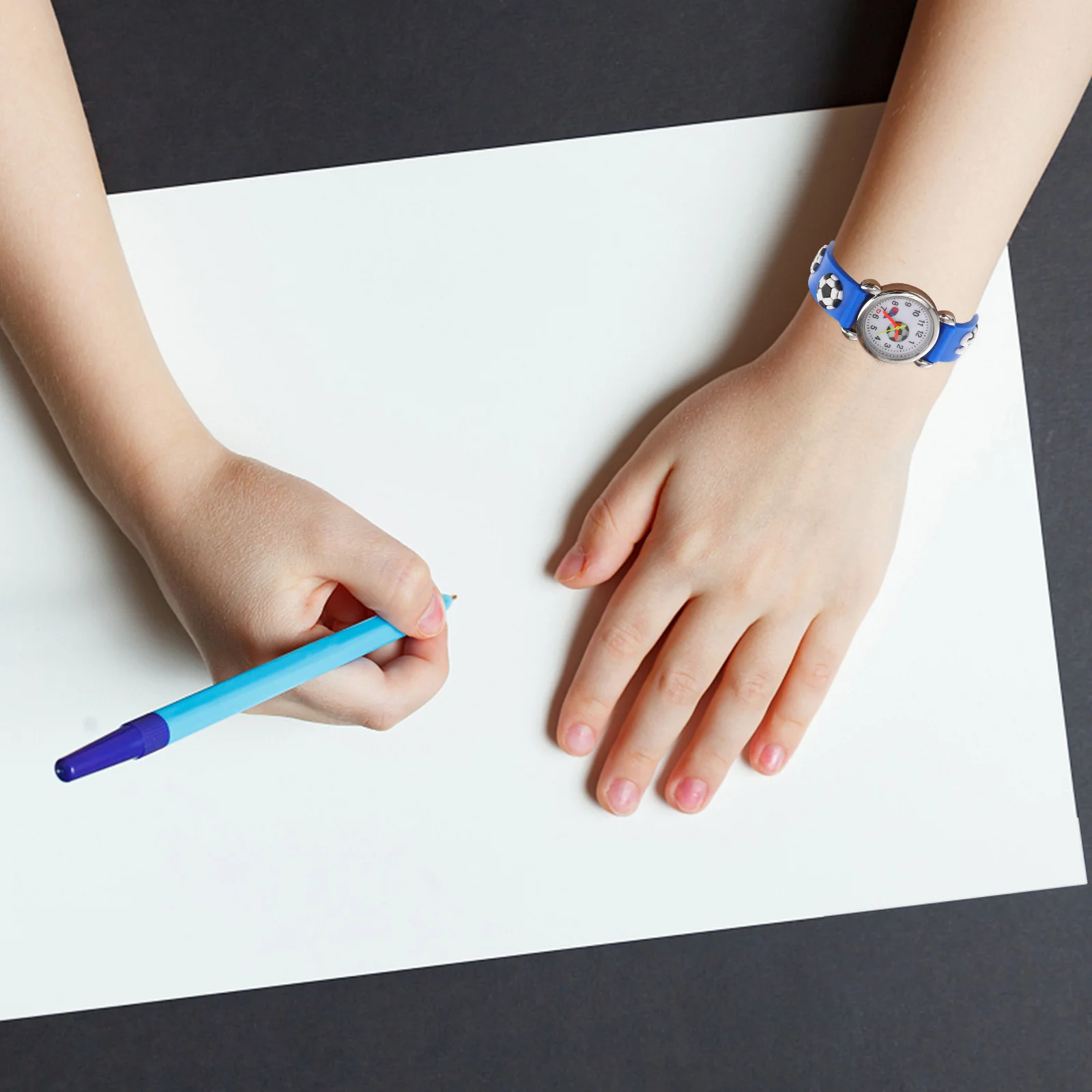 ساعة يد بنمط صافرة كرة القدم ثلاثية الأبعاد بحزام مطاطي كرتوني لتصميم مريح خفيف باللون الأزرق #2