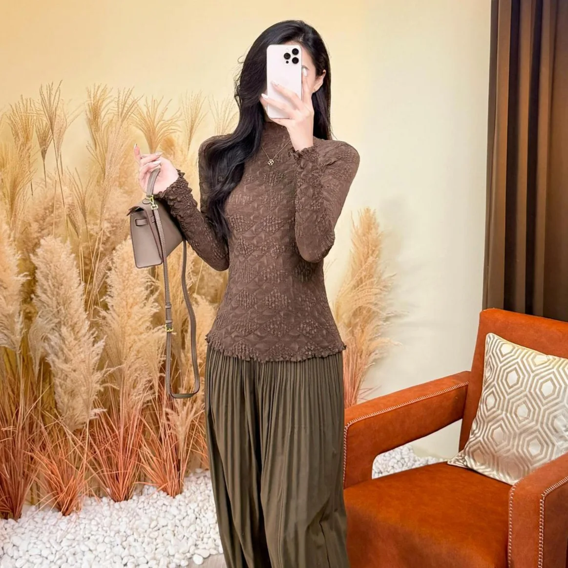 

Miyake плиссированное базовое пальто на осень и зиму 2025 года для женщин, облегающий и эластичный дизайн, модный и универсальный топ с длинными рукавами