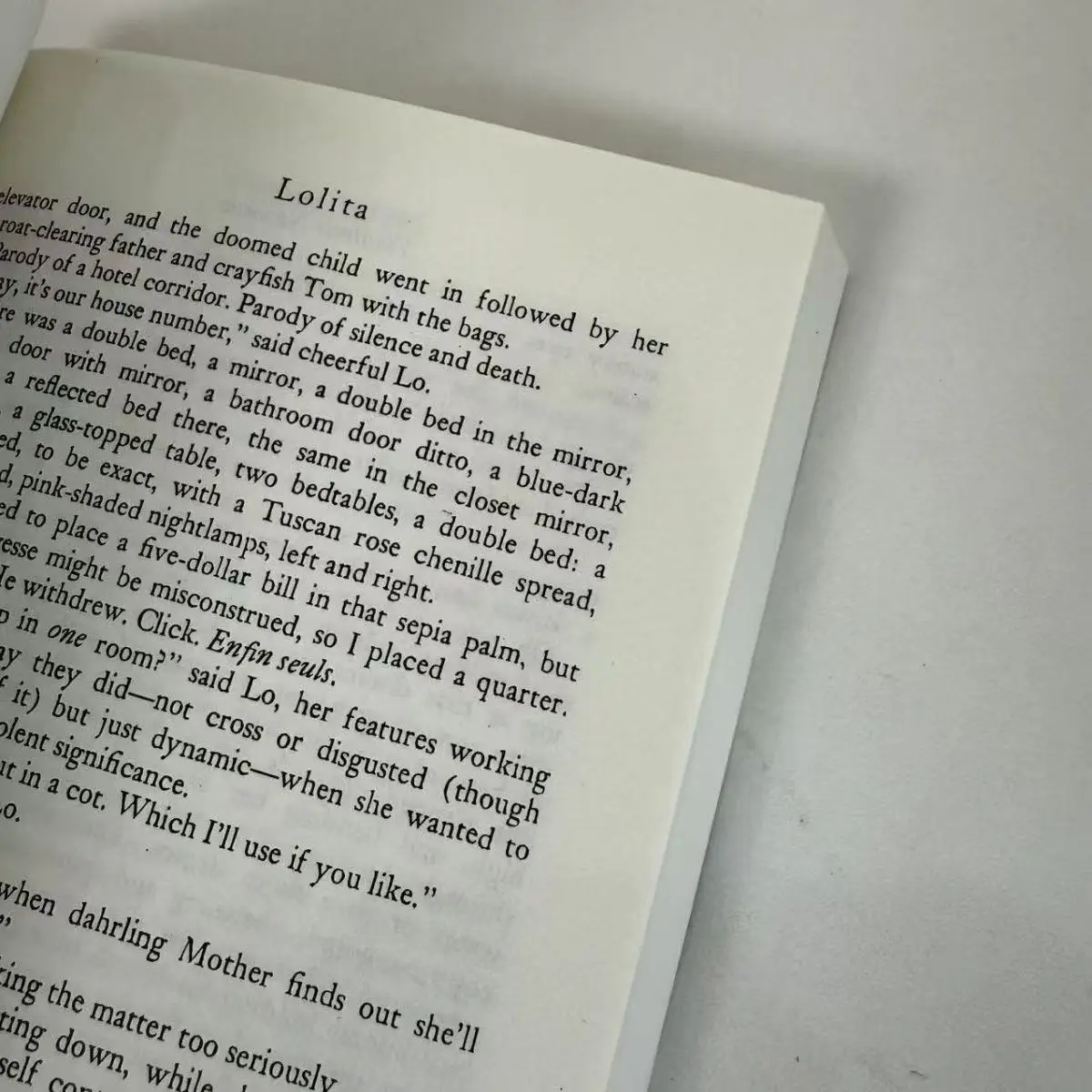 لوليتا بقلم لاديمير نابوكوف كتاب غلاف ورقي باللغة الإنجليزية #4
