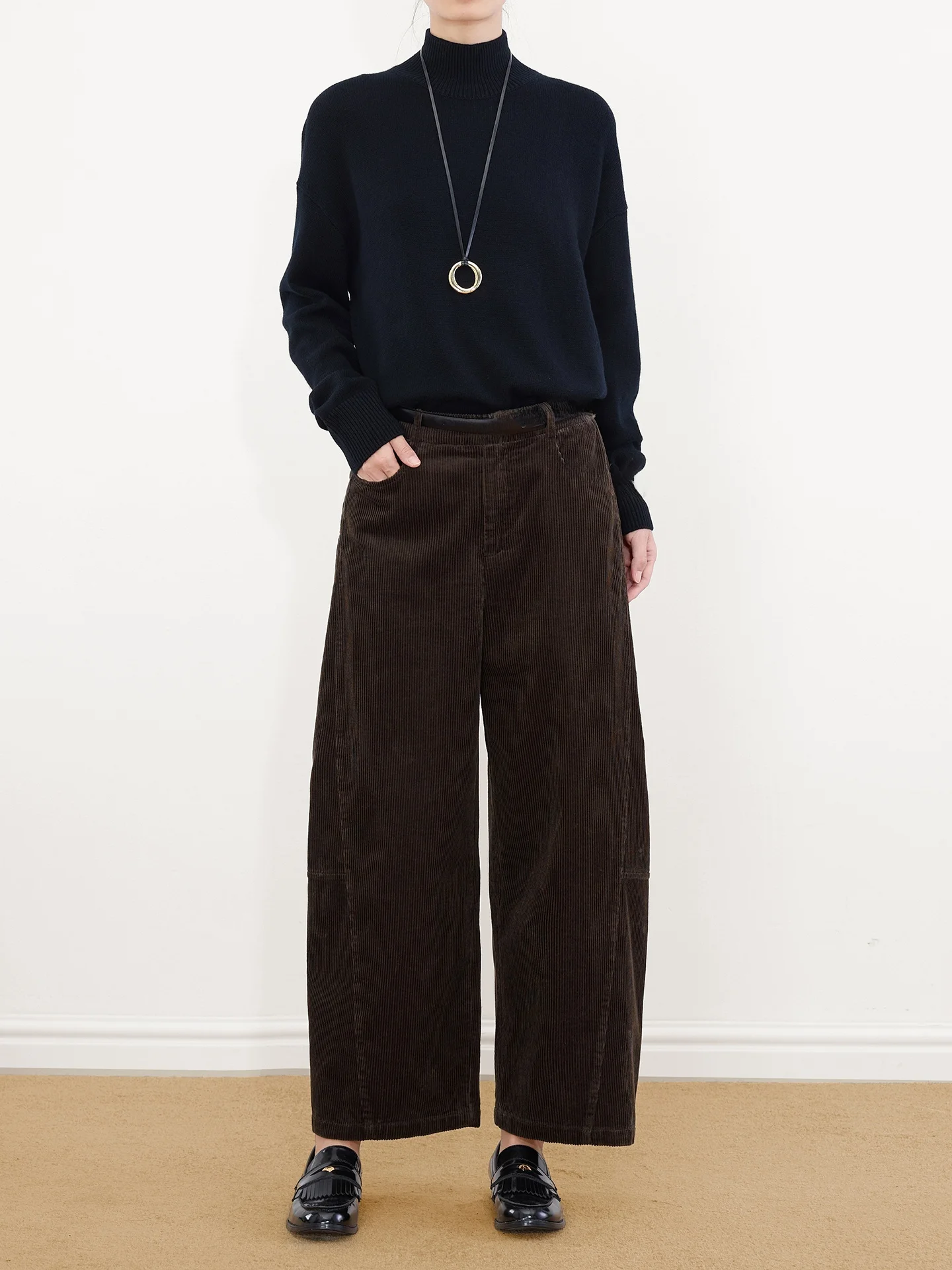 Moderne retro bruine corduroy broek met wijde pijpen, dames winter, casual, negen punten, hoge taille, rechte snit, katoenen broek