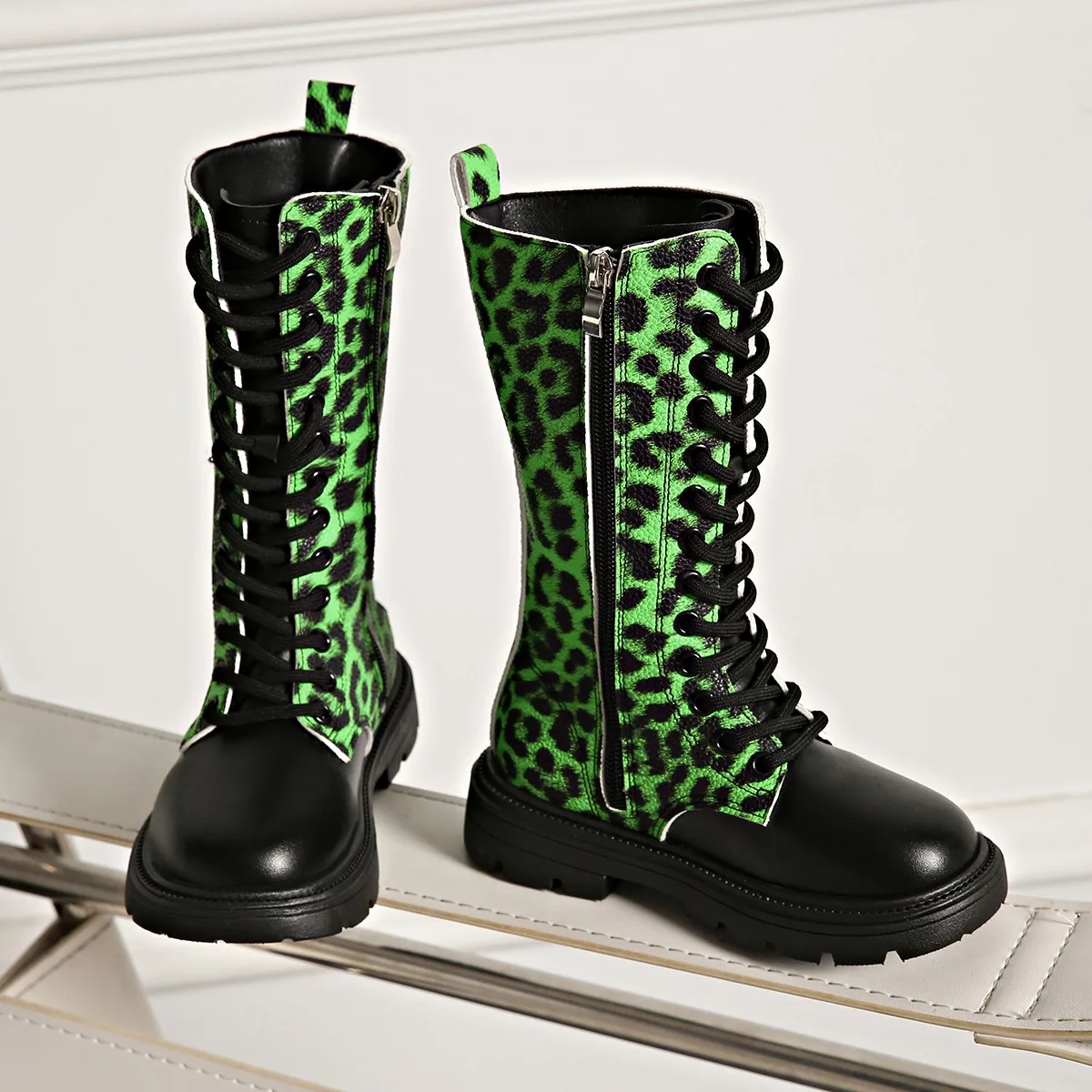 

Сапоги до середины икры с животным принтом для девочек, новинка 2023 года, осенние детские ботинки с дышащей подкладкой, нескользящая подиумная школьная обувь для девочек, ботинки