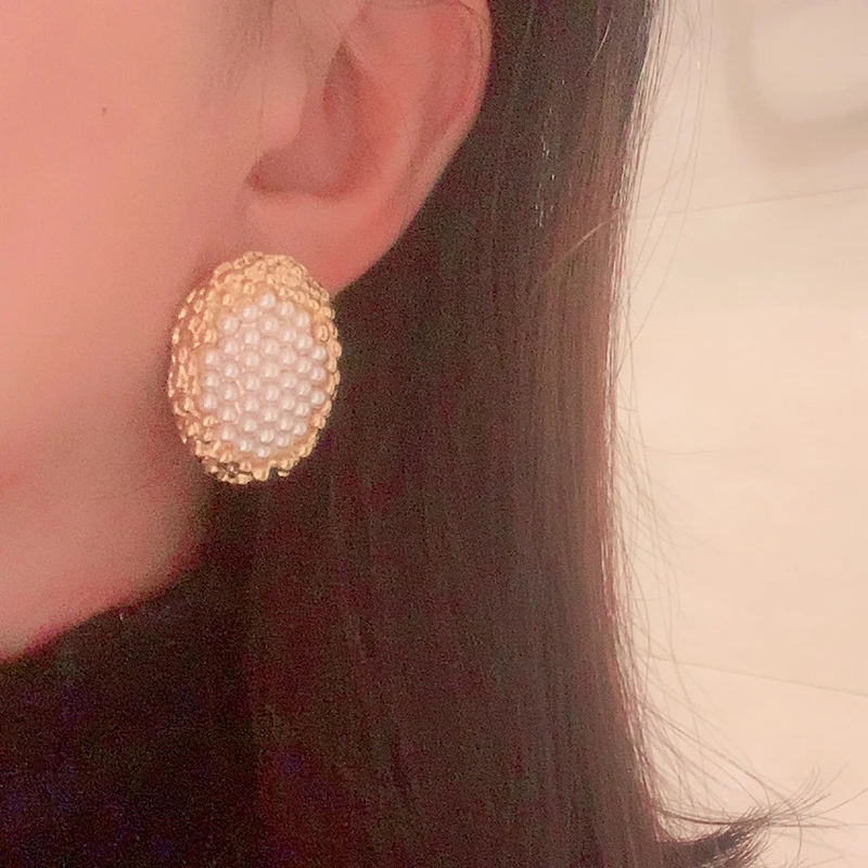 charming design chic Vintage Pearl Stud Earrings with Beaded Frame for Women Classic jewelry