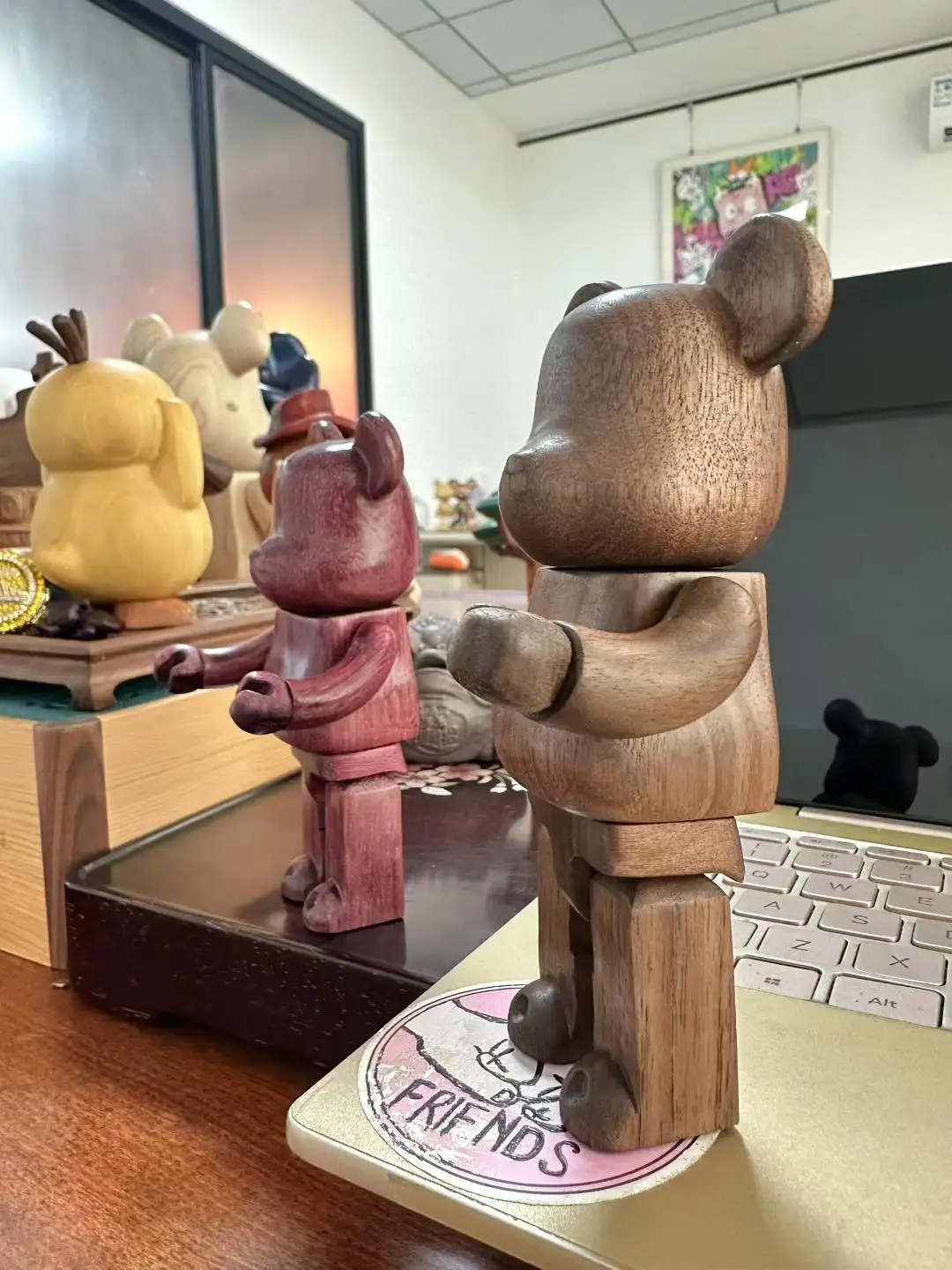 

Bearbrick 200% Walnut And Purple Core Wood Material 14 cm Height Handmade Magnetic Joint Wooden Bear Ornaments Toy Doll