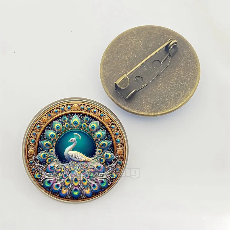2026 Retro Peacock Brooches peacock bird pattern Glass Women Pins Casual Party Accessories Gifts