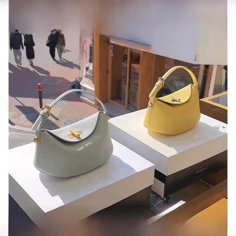 

UR 2025 Новая женская сумка через плечо, сумка на одно плечо, легкая роскошная индивидуальная маленькая сумка для прогулок, корейская сумка Sle Pure...