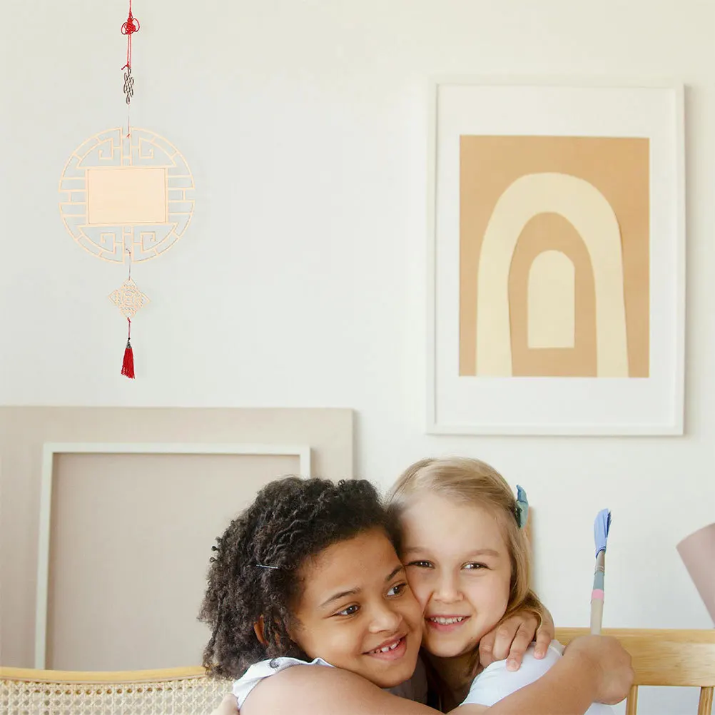 2 قطعة قلادة خشبية على الطراز الصيني شرائح خشبية غير مكتملة ذاتية الصنع مع ثقوب لوحة جدار مهرجان الربيع