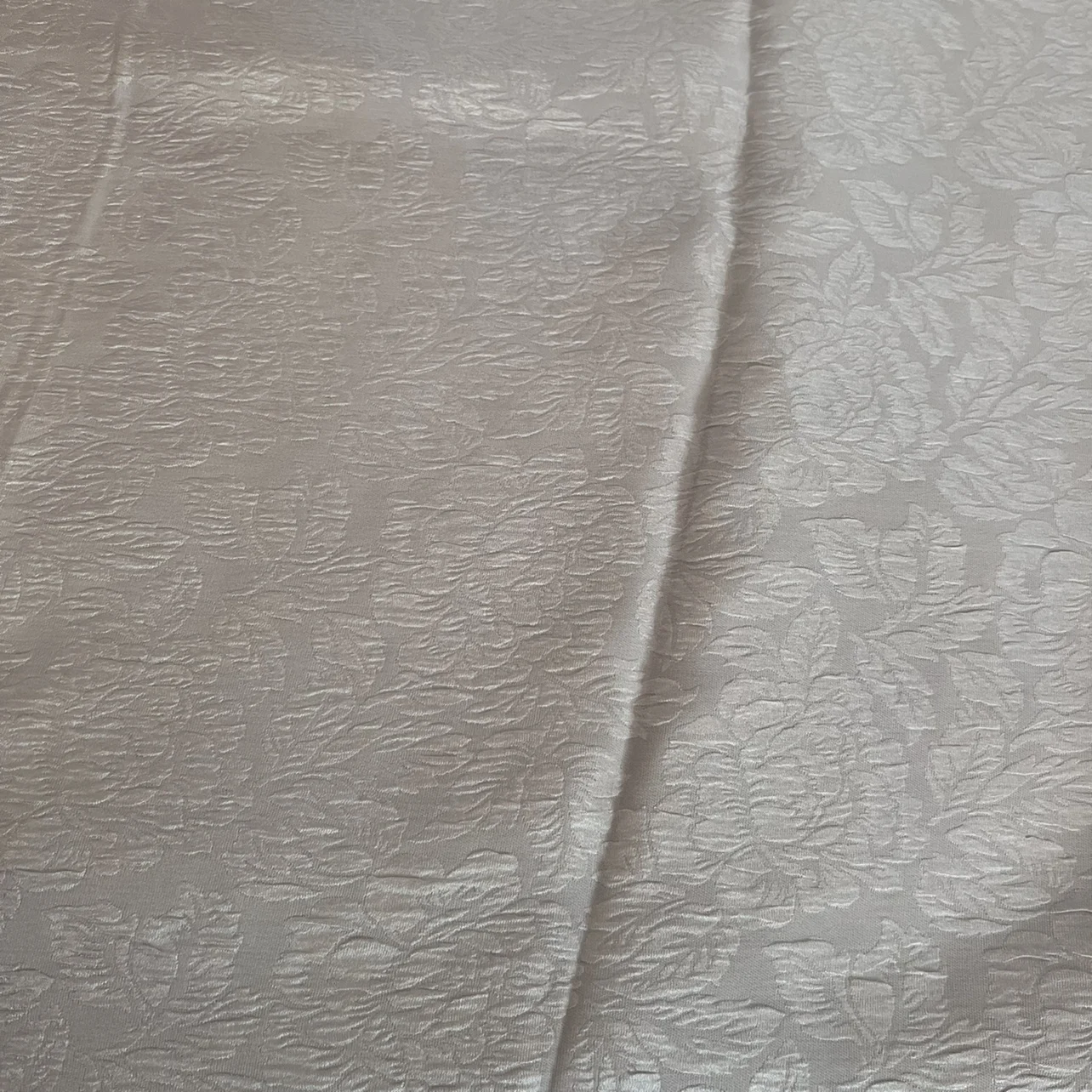 1 meter 100% Mulberry Silk 23 momme Heavy Guale Creep Silk Fabric Light Gray Floral Color 110cm 43