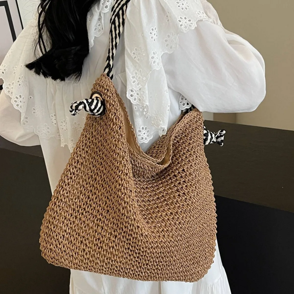 

Women Straw Weaving Handbag Boho Large Capacity Vintage Shoulder Armpit Bag Khaki Beige Crochet Handbag Ladies Summer Daily Bag