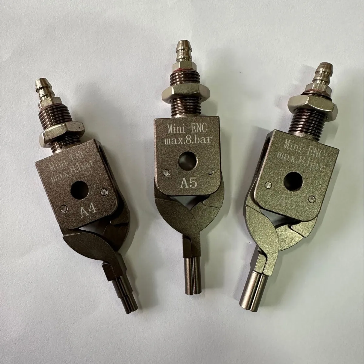 リバースクランプ インナーサポートクランプ ENC/DHNC 空気圧巻き込み検出 調整可能な開口部成形機クランプ