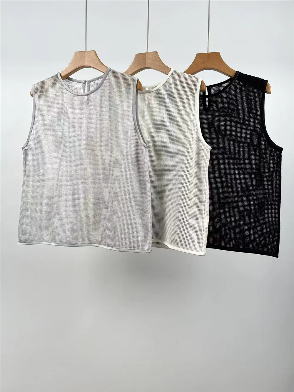 

Ladies Sleeveless Knit Vest Round Neck Mesh Hollow Pullover Tank Top