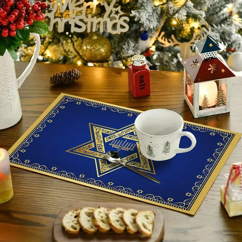 VIKAMA Chanukka-Tischsets mit Davidstern- und Menorah-Motiv, Goldener Verzierter Druck, Hitzebeständig, Waschbare Tischmatten, Festliche Tischdekoration