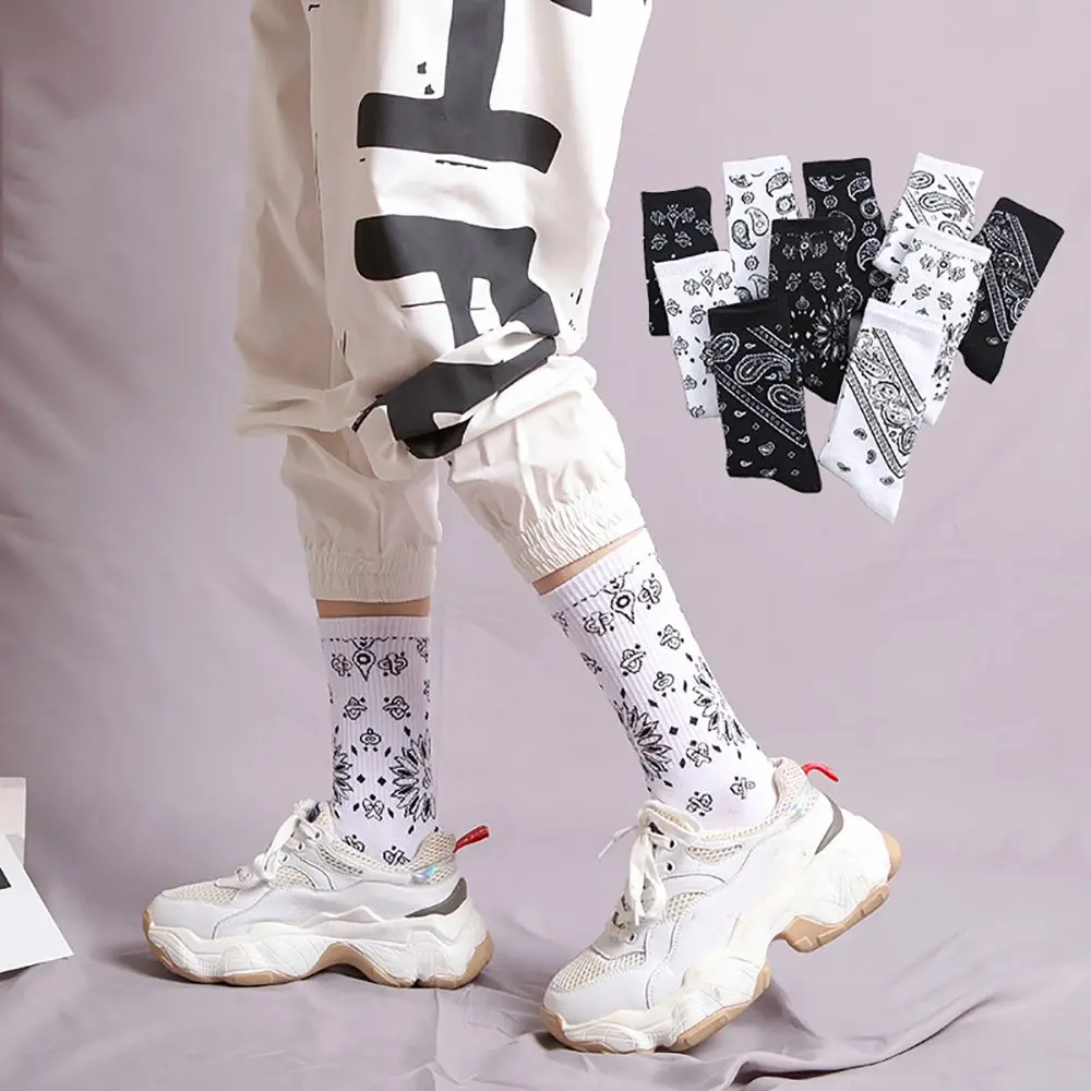 Fashion Harajuku Fashion Paisley Flower Socks Printed Hip Hop Woman Men Socks Middle Tube Hosiery