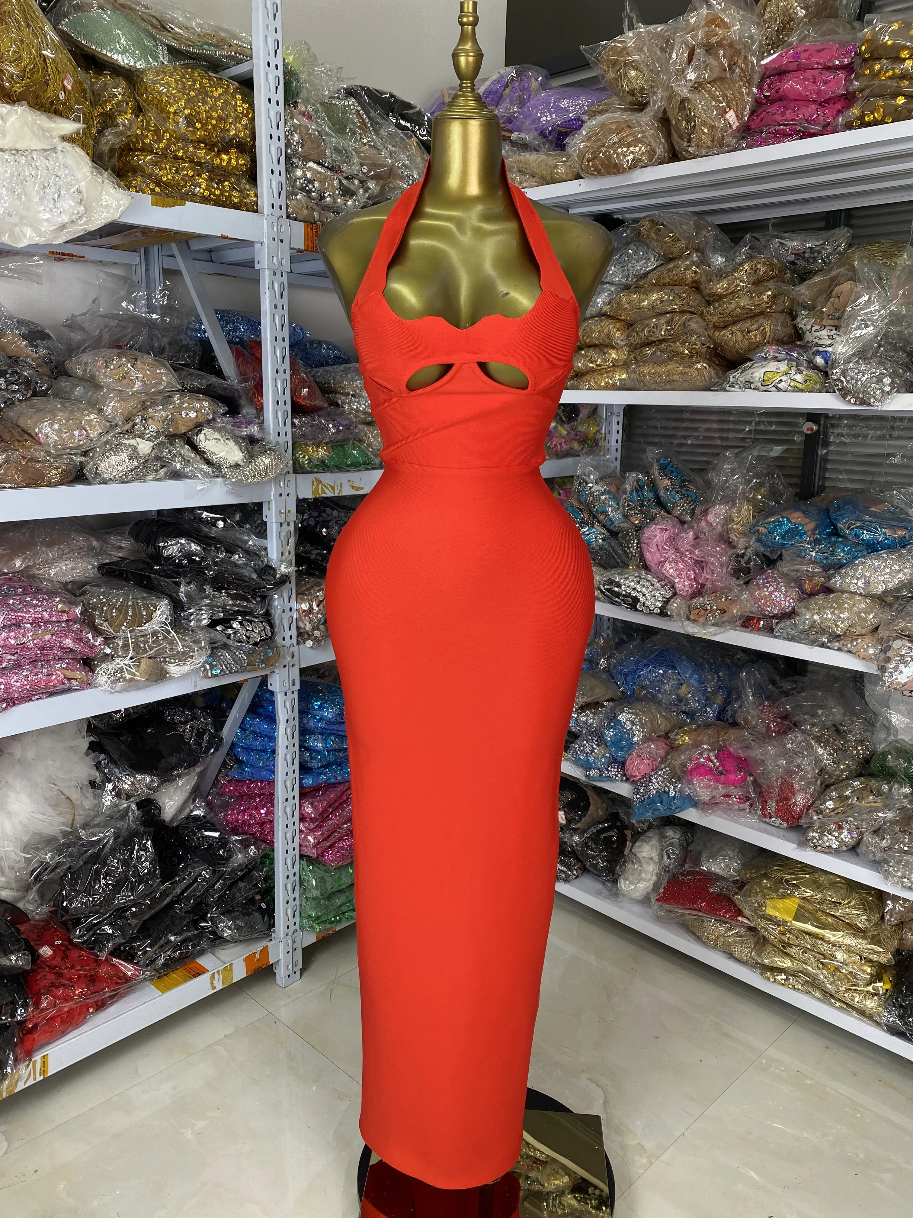 Frauen Rot Sexy Geburtstag Verband Kleid Halter-Backless Cut Out Lange Elastische Berühmtheit Abend Club Party Kleid Fabrik Großhandel