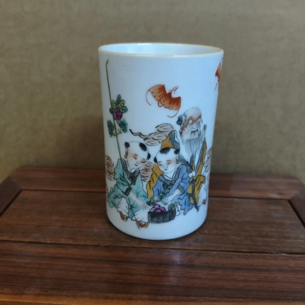 Chinese Antique Style Hand Painted Famille Rose Porcelain Brush Pot Figure Story Pattern Wenfang Stationery Container