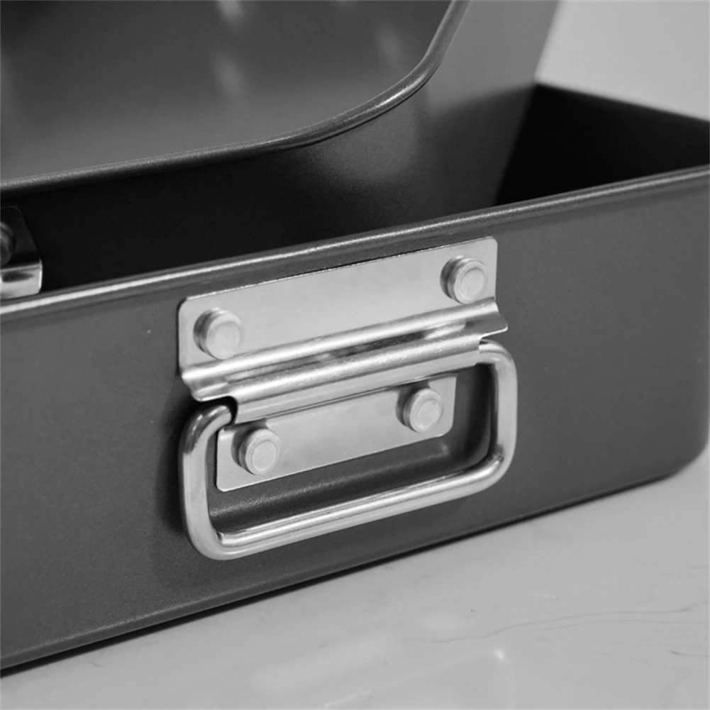 Panela assada de aço inoxidável de 16 polegadas com design elegante e resistente, cabe perfeitamente suas necessidades culinárias com facilidade de manuseio