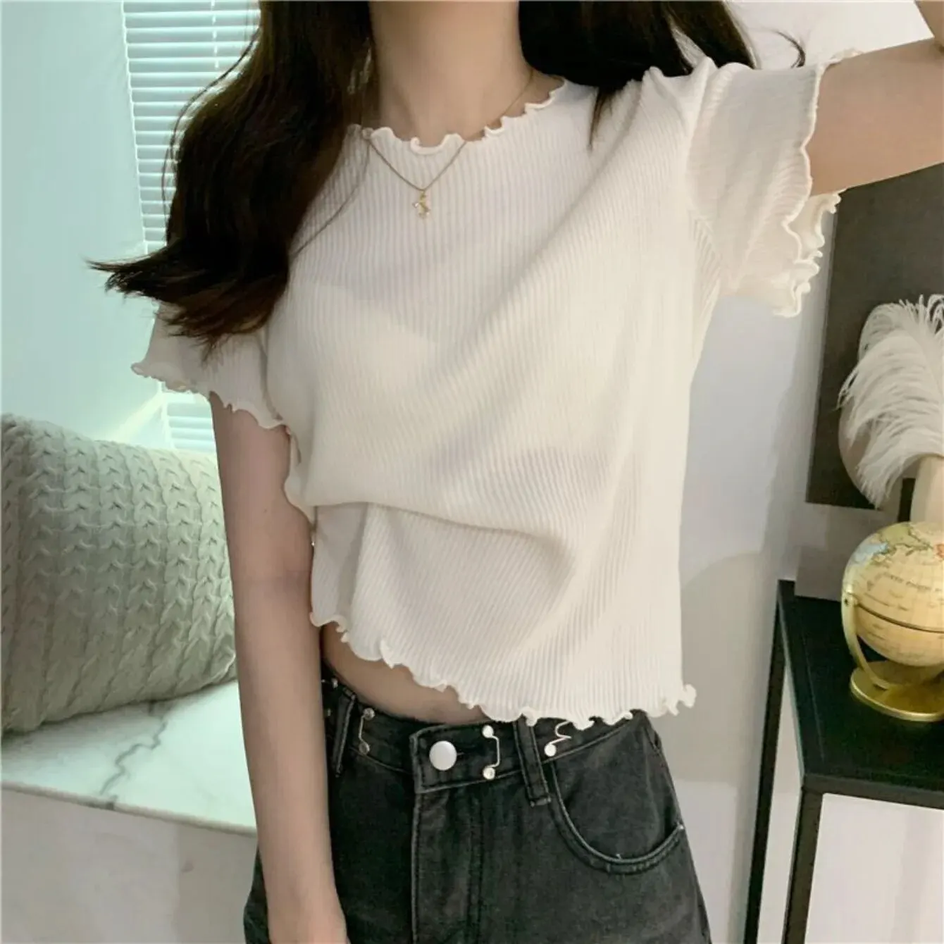 Women\'s Lettuce Trim Ribbed T-Shirt Knit Short Sleeve Crop Top Slim Fitted Vintage Wooden Ear Trim Slim Short Tee Spring Summer