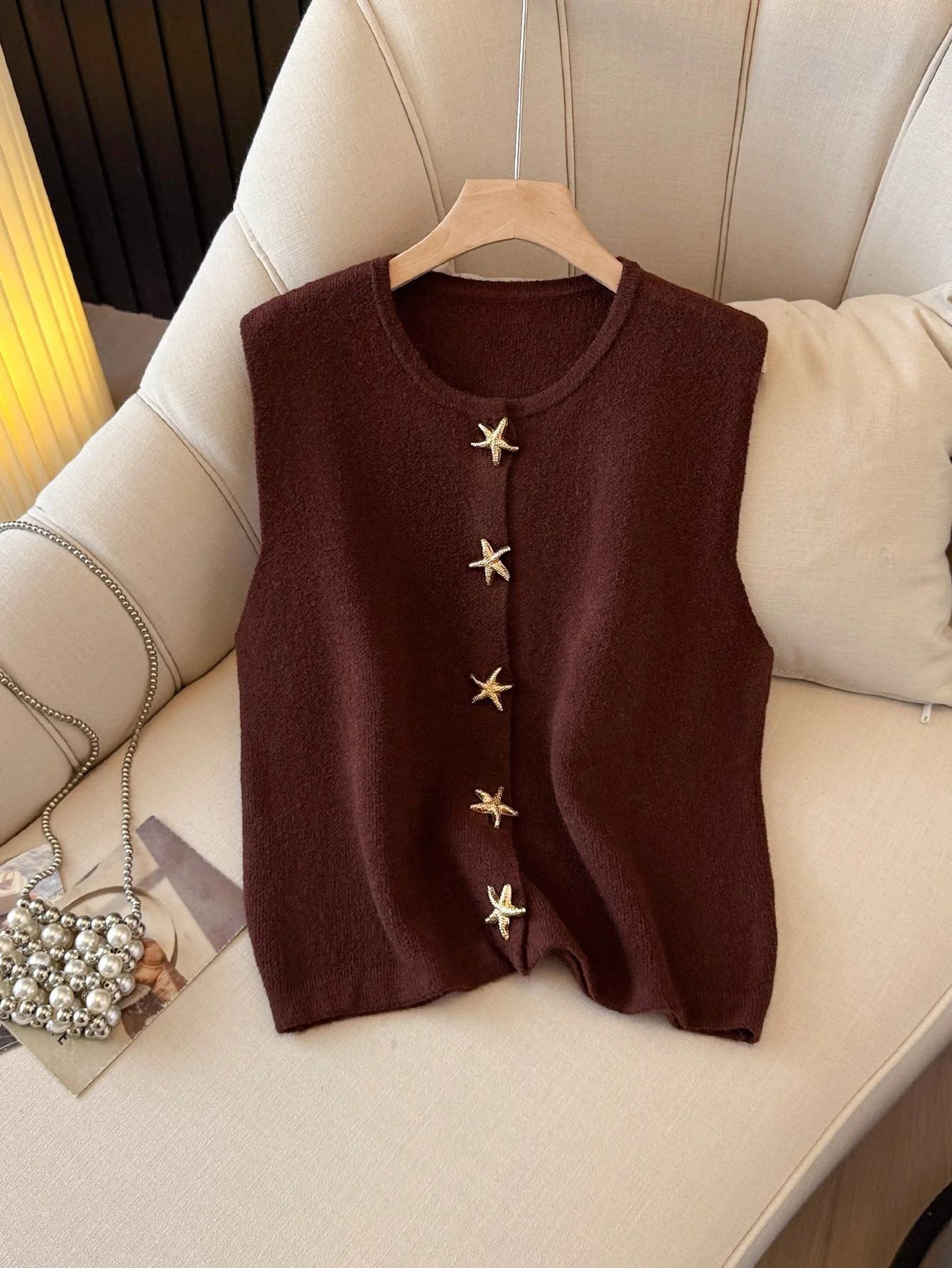 Vintage Star Button Front Sleeveless Sweater Vest Women Elegant Solid Color Simple Knitted Waistcoat Fashion Tops