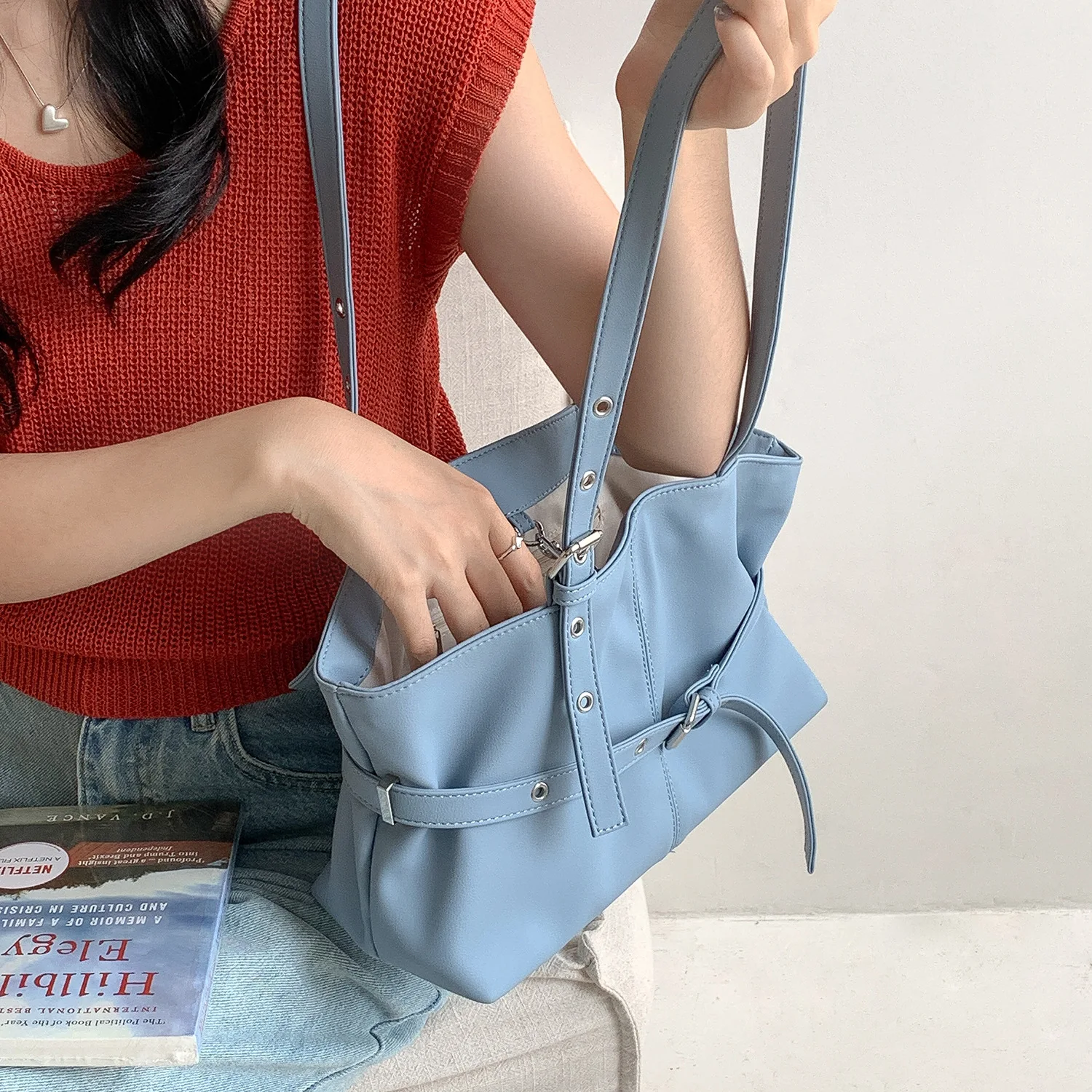 Tas Desainer Fashion untuk Wanita, Tas Tangan dan Dompet, Tas Selempang Kulit PU Lembut, Desain Sabuk, Tas Belanja, Tas Kerja Wanita