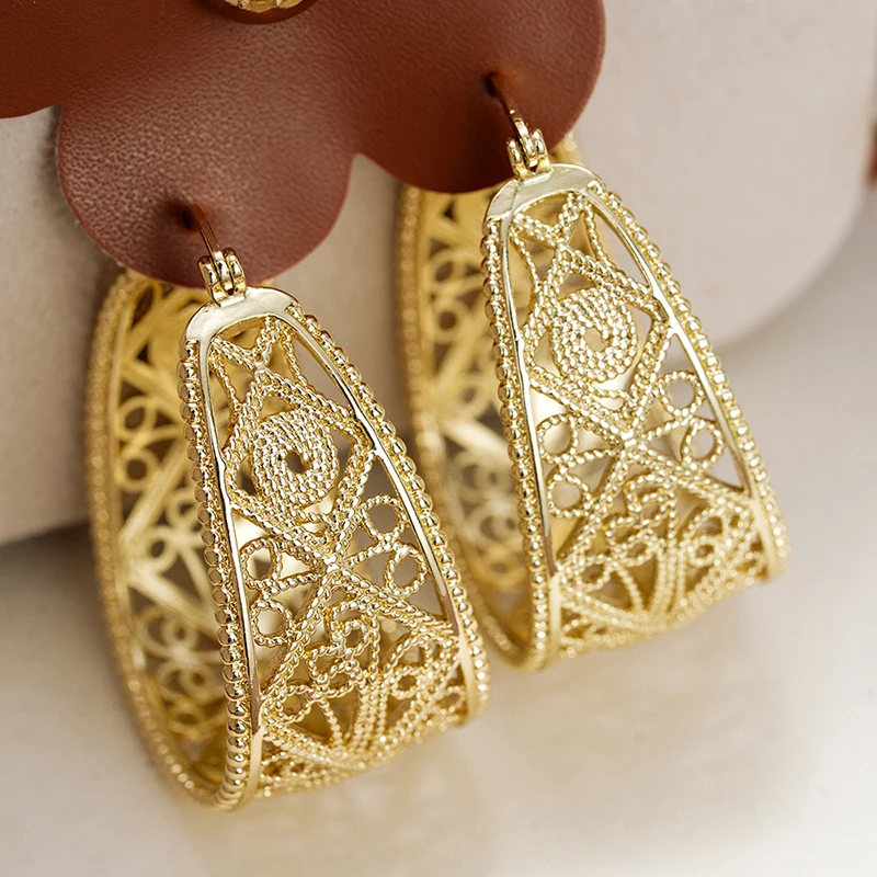 Huitan Boho Style Hollow Pattern Hoop Earrings for Women Minimalist Gold Color Pear Shaped Circle Earrings Female Daily Jewelry