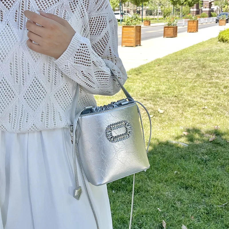 

2025 Summer Popular Bucket Bag Women Diamond Rhinestone Chain Shoulder Bag Fashionable Crossbody Handbag Causal Top Handle Purse