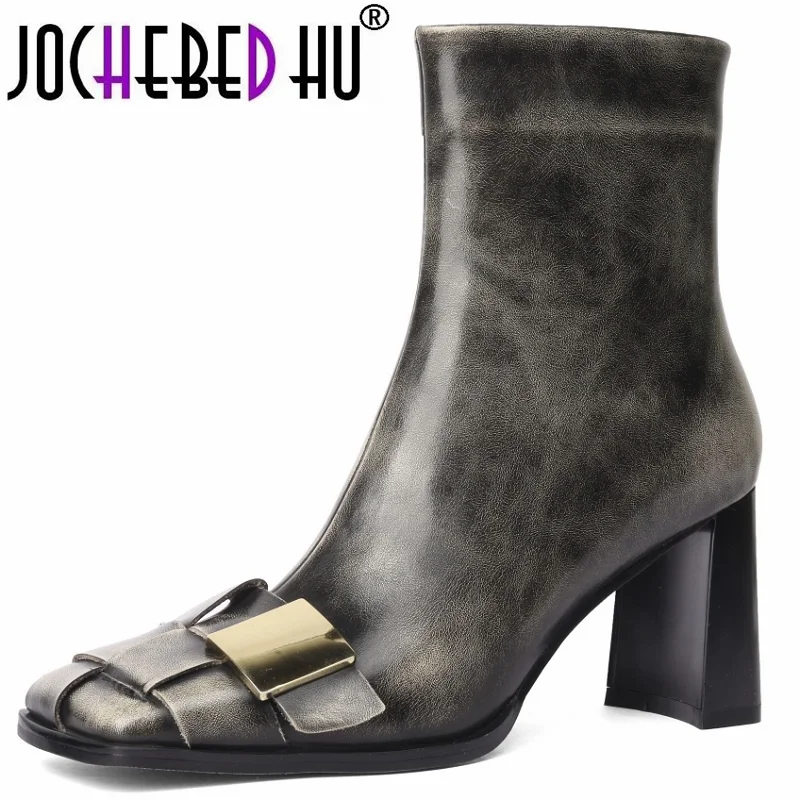 【JOCHEBED HU】New Brand Genuine Leather Metal Decor Woman Side Zipper Ankle Boots Chunky Heel Square Toe Luxury Designer Shoes