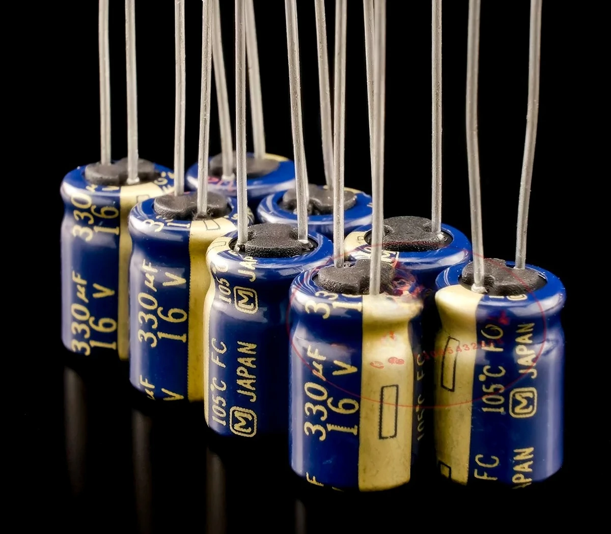 20pcs  Decoupling for Panasonic vintage FC gold letter audio fever capacitor 16V330UF original made in Japan
