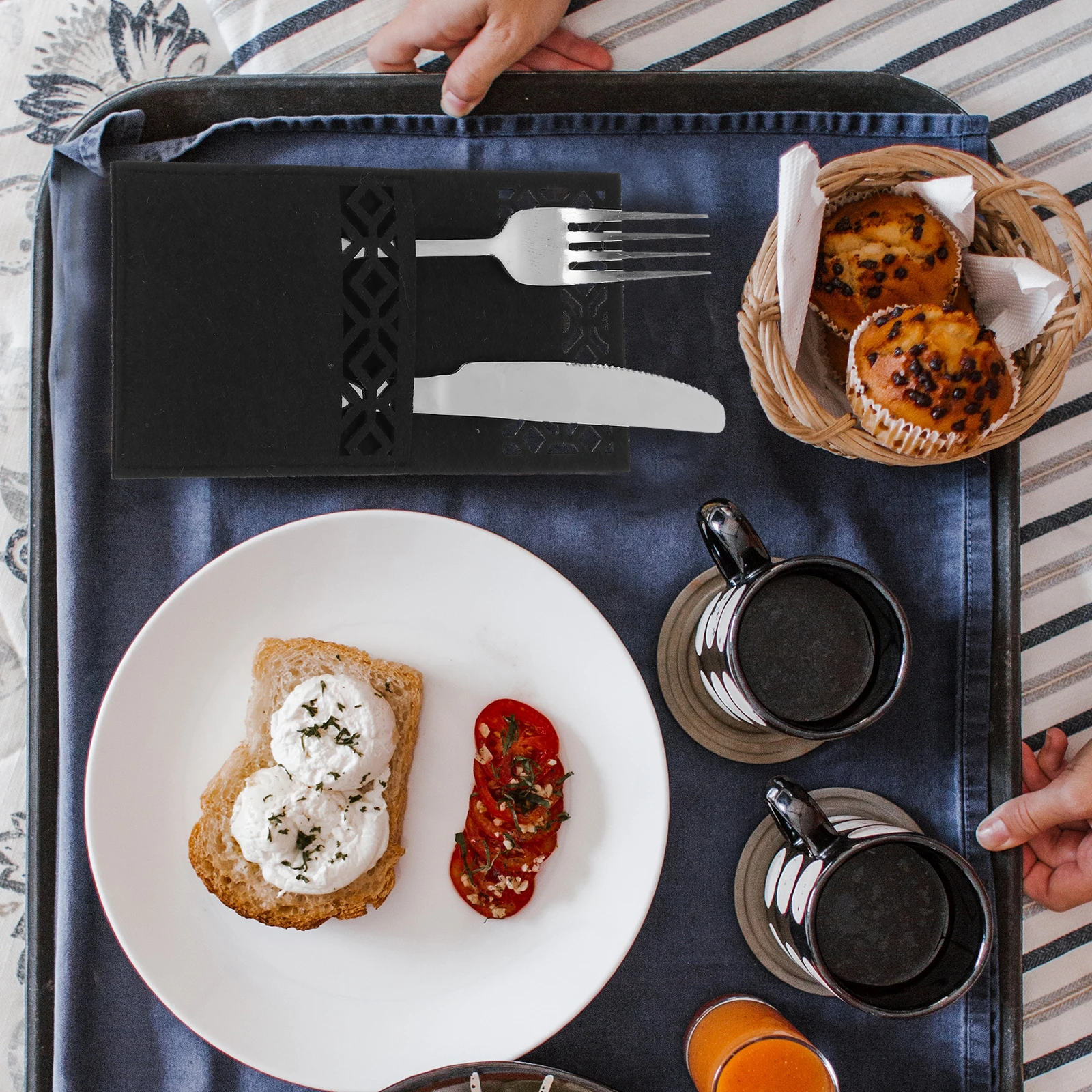 

4Pcs Xmas Cutlery Holders Non-Woven Fabric Stylish Tableware Covers Decorative Fork Cutter Bags Party Dining Table Accessories