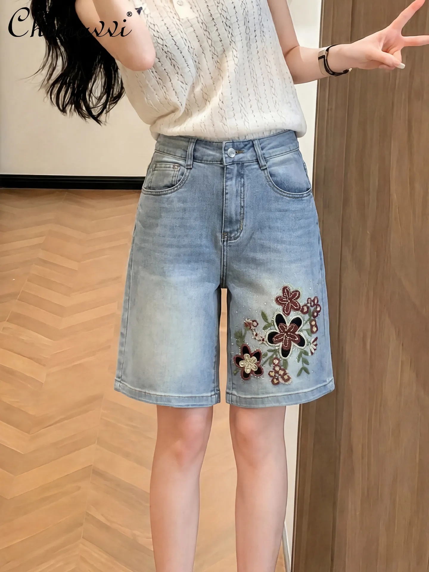 

Heavy Embroidered Hot Diamond Denim Shorts Women's Fashion High Waist Slim Retro Distressed Cut Out Half Length Equestrian Pants
