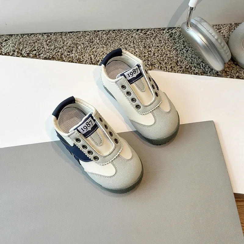 

Детские кроссовки 2026: Новая весенняя коллекция для мальчиков и девочек, мягкая подошва, удобные повседневные кеды для прогулок