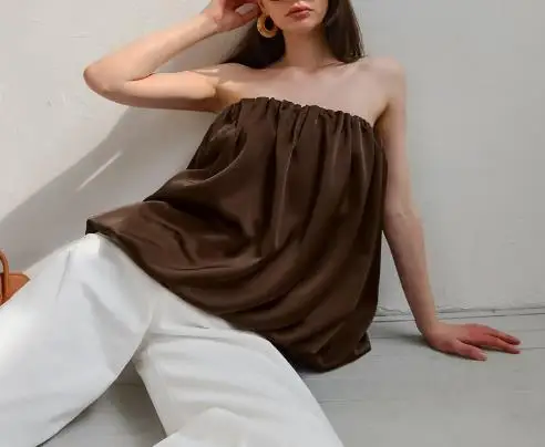 بلوزة صيفية جديدة لعام 2025 ذات الرغبة النقية للتنقل فضفاضة وعصرية وخفيفة الوزن وفاخرة