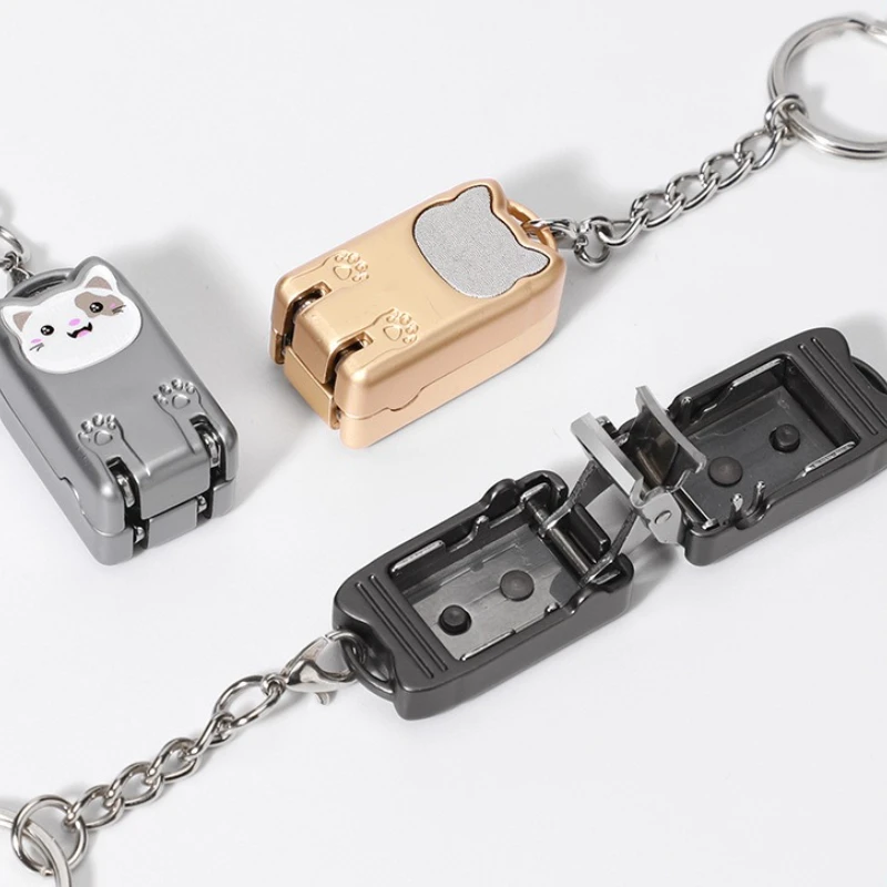 

1 шт. изысканный брелок с котенком, складной кусачок для ногтей, кусачки для ногтей из нержавеющей стали, вращающийся триммер для маникюра на ногах