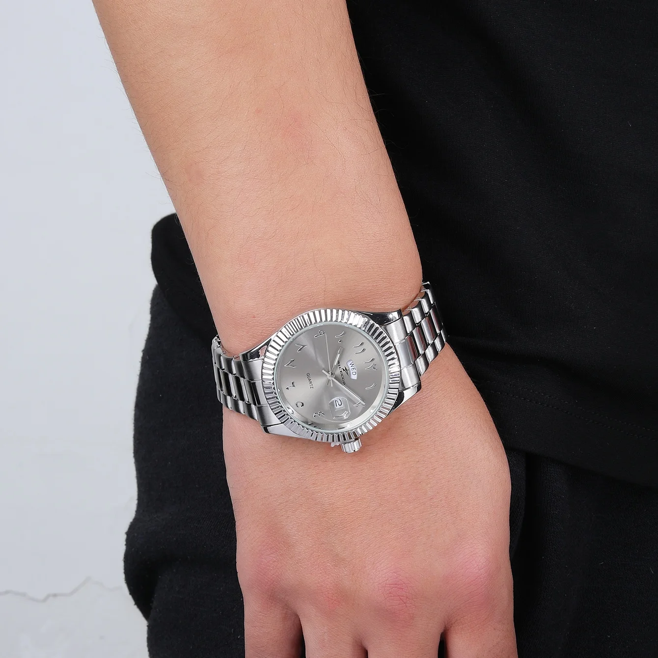 Fashion Sports Watches Men Business Stainless Steel Watchband Calendar Week Display Reloj Masculino Leisure Clock WristWatch