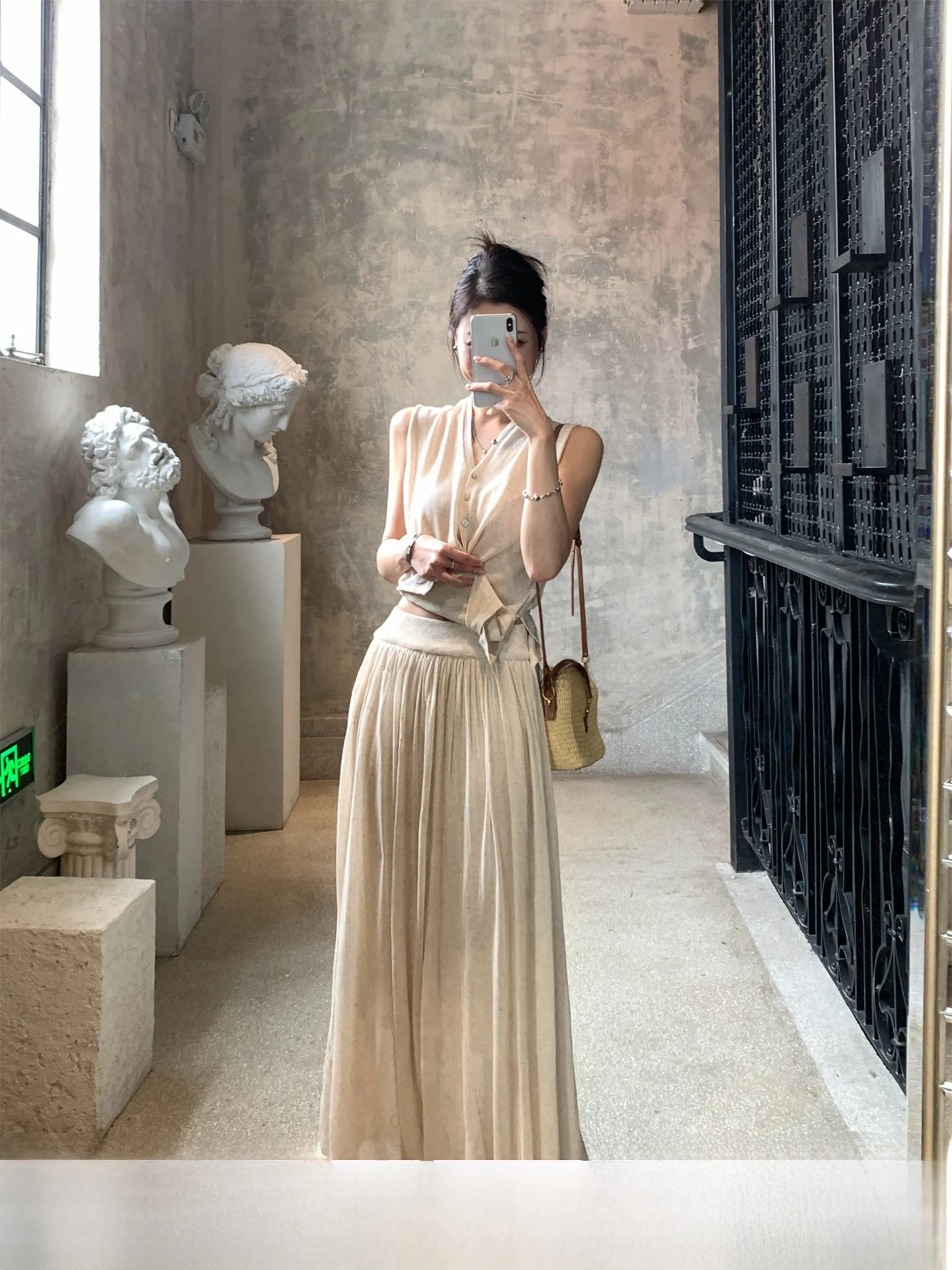 

GV Big Brother Linen Breathable Design Ralsei Waist-Cinching Vest Double Layer Midi Skirt Set New Women's Fashion Ensemble