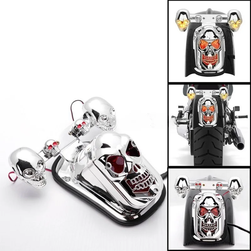 

1PCS Chrome Skull Motorcycle Rear Brake Lights 12V LED Turn Signal Stop Tail Lamps for Harley Honda Kawasaki BMW Yamaha Benelli