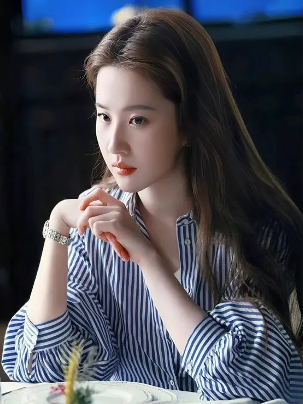 

2026 New Blue White Vertical Stripes Commute Long Sleeve Casual Neck Layering Shirt Korean Style Straight Cut Polyester