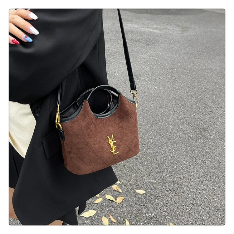 

2025 Новая элитная брендовая женская кожаная сумка на плечо известного дизайнера, элегантная простая парижская сумка