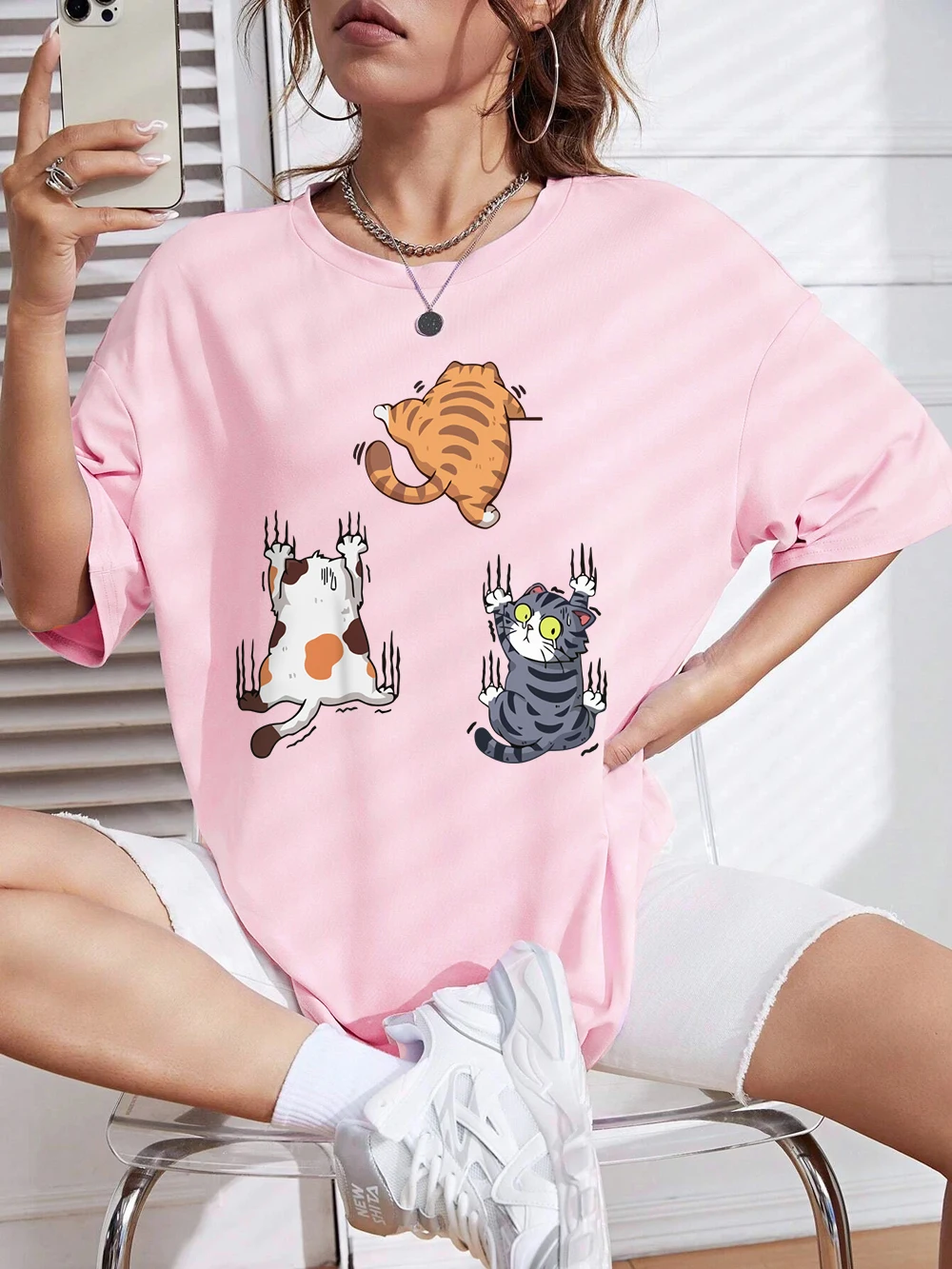 Three Cats Climbing Upwards And Escaping Print T-Shirts Women Cotton Summer T Shirt Loose O-Neck Soft Tops Casual Woman Clothes