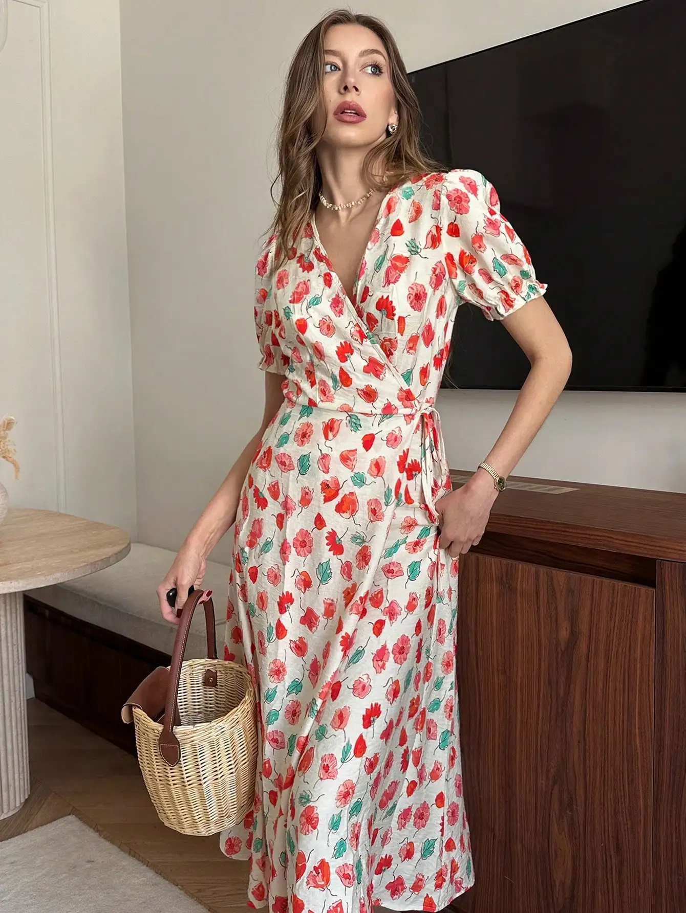 

V-neck floral sash slimming short-sleeved dress; Vacation style of choice; Home aesthetics dress.