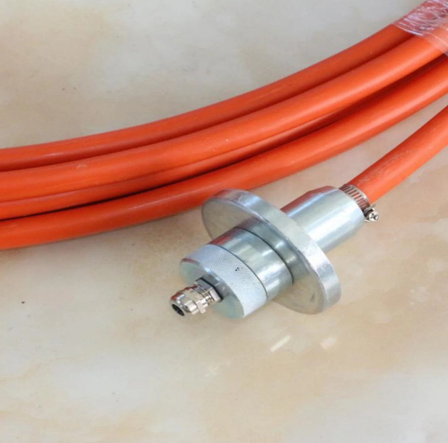 Temperature measuring cable for grain silo temperature control monitoring system