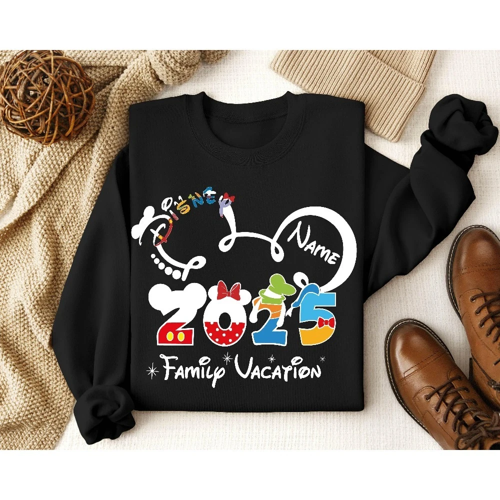 2025年ディズニーのミッキーをテーマにしたプリントプルオーバーは、秋のファッショナブルな女の子のためのゆったりとした暖かいカップル用スウェットシャツです。