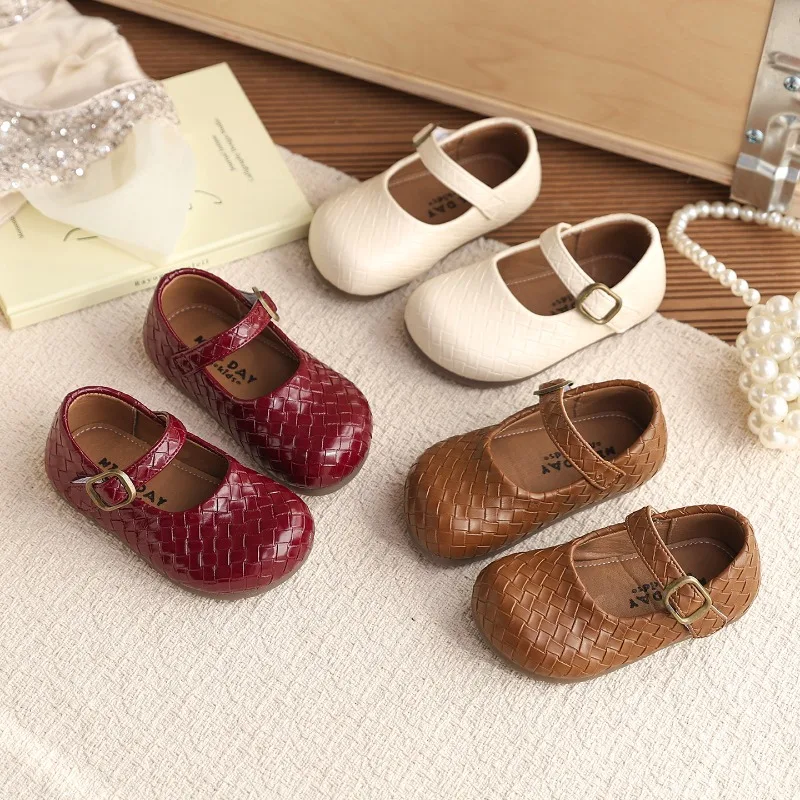 Girls Weave Mary Jane Shoes with Buckle Soft Sole Children Leather Shoes for Party Wedding Kids Casual Flats Shoes Simple Style