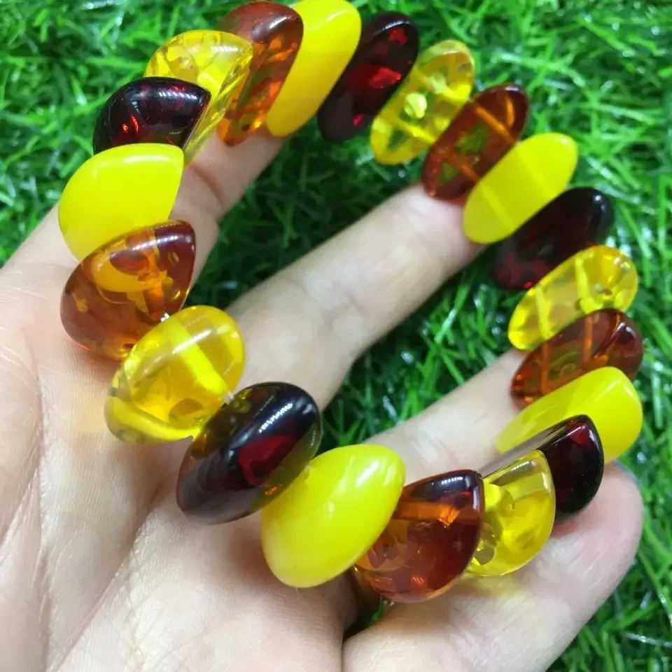 Beeswax Amber Duobao Hand Row with Shape Chicken Oil Yellow Blood Amber with Shape Single Circle Gold Amber Specification