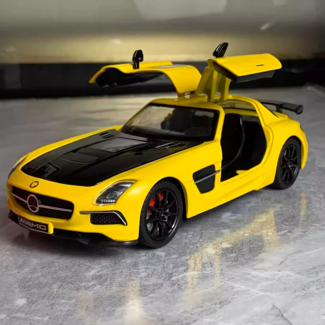 1:24 SLS Supercar modified version alloy car model pull back sound and light high-end toy store display boyfriend gift