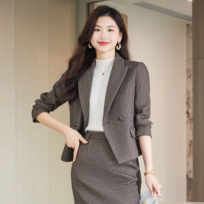 Gray Plaid Woolen Blazer Women\'s 2023 Winter New Small Mom Casual Short Suit